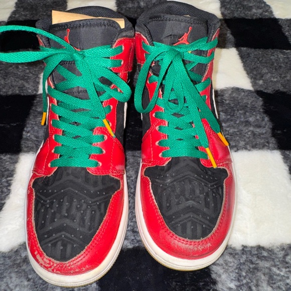 Nike Air Jordon 1 Mid SE Christmas Sneaker In Black, Fire Red & White Sz 8 - Picture 6 of 12